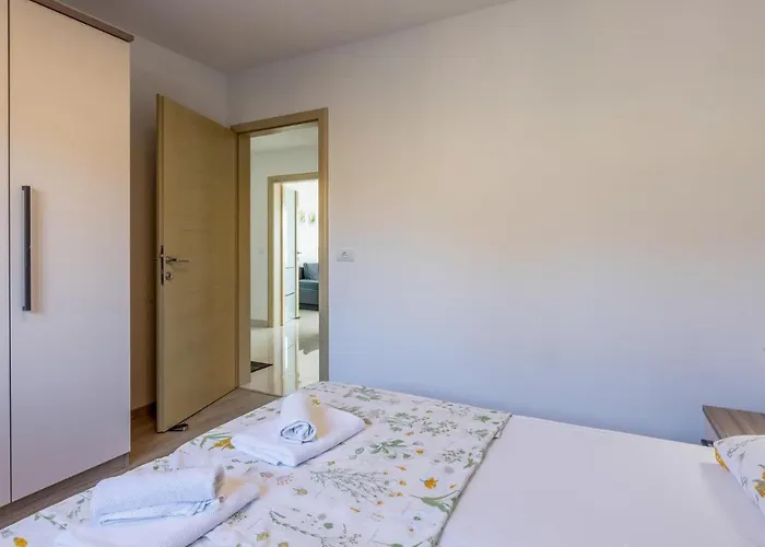 Apartman Gorgeous In With Wifi Povile