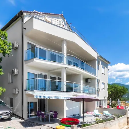 Apartment Gorgeous In With House Sea View