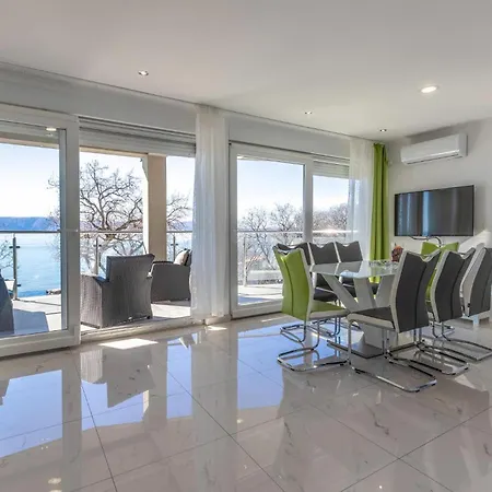 Apartment Gorgeous In With House Sea View Povile