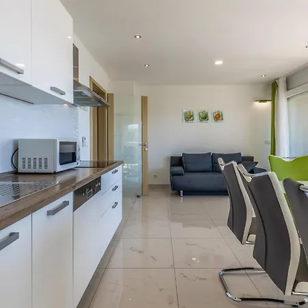 Gorgeous In With House Sea View Apartment *
